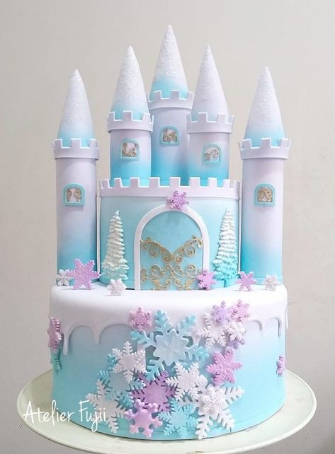 Elsa Castle Cake, Ice Castle Cake, Frozen Castle Cake, Mickey Birthday Cakes, Elsa Birthday Cake, Frozen Birthday Party Cake, Disney Princess Birthday Cakes, Pastel Frozen, Elsa Cake Frozen