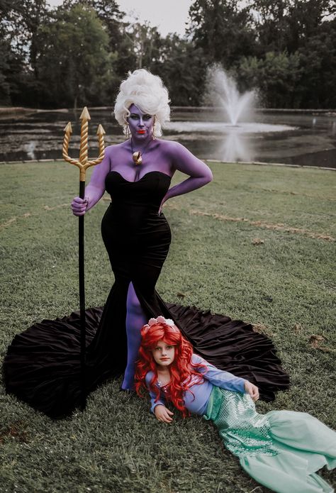 Ursula & Ariel Halloween Costume Modern Ursula Costume, Epic Female Halloween Costumes, Mother Daughter Disney Costumes, Little Mermaid Costume Family, Halloween Costumes Ursula, Adult Ursula Costume, Horror Cosplay Female, Disney Villain Costume Diy, Halloween Costumes Ariel