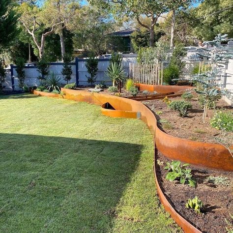 Rust Garden Edging, Corten Steel Garden, Steel Garden Edging, Rusted Steel, Australian Native Garden, Landscaping Retaining Walls, Sloped Garden, Backyard Renovations, Front Landscaping