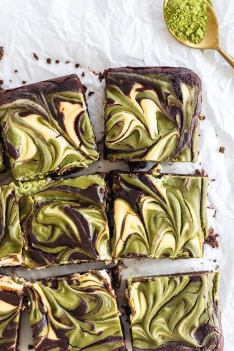 Matcha Brownie-3 Chocolate Cheesecake Brownies, Matcha Bars, Matcha Brownies, Dark Chocolate Cheesecake, Matcha Cheesecake, Low Sugar Desserts, Cheesecake Brownie, Dairy Free Cream Cheese, Best Matcha