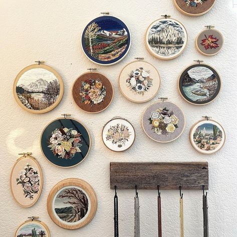 Embroidery Hoop Wall Art, Embroidery Wall Art, Family Wall Art, Hand Embroidery Projects, My Space, Hand Embroidery Art, Hand Embroidery Stitches, Hand Embroidery Patterns, Embroidery And Stitching