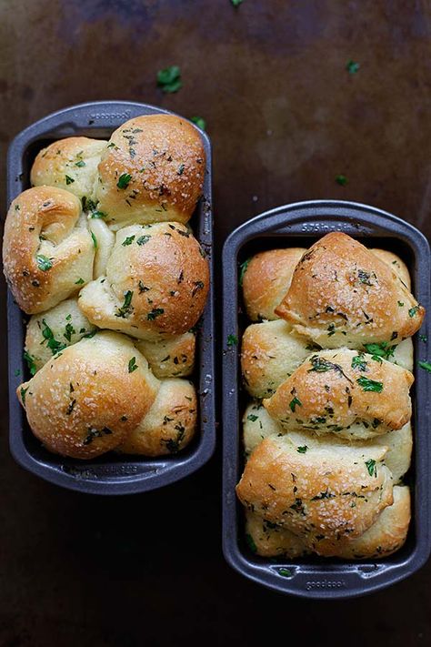 Pull Apart Garlic Bread - Rasa Malaysia Garbage Bread, Best Garlic Bread, Pull Apart Garlic Bread, Rasa Malaysia, Garlic Bread Recipe, Fool Proof, Bread Machine Recipes, Baked Goodies, Monkey Bread