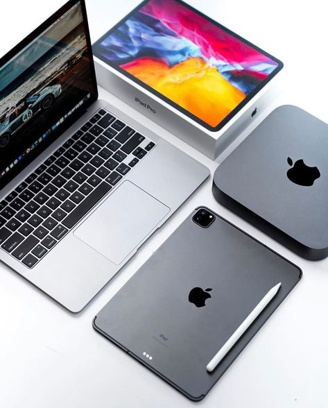 Active On Instagram, Apple Laptops, Apple Technology, Electronics Mini Projects, Mac Book, Apple Laptop, Apple Design, Mac Mini, Apple Inc