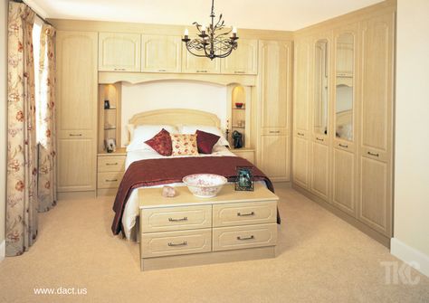 Fitted Wardrobes Bedroom, Bedroom Wardrobe Ideas, Fitted Bedroom Furniture, Wardrobe Bedroom, Bedroom Cupboards, Fitted Bedrooms, Loft Room, Traditional Bedroom, Modern Bedroom Design