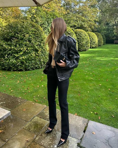 Everyone in Fashion Owns These Viral Saint Laurent Heels | Who What Wear Saint Laurent Outfit, Saint Laurent Heels, Rosie Huntington Whiteley Style, Rosie Hw, Saint Laurent Women, Parisienne Style, London House, Virtual Stylist, Rosie Huntington Whiteley