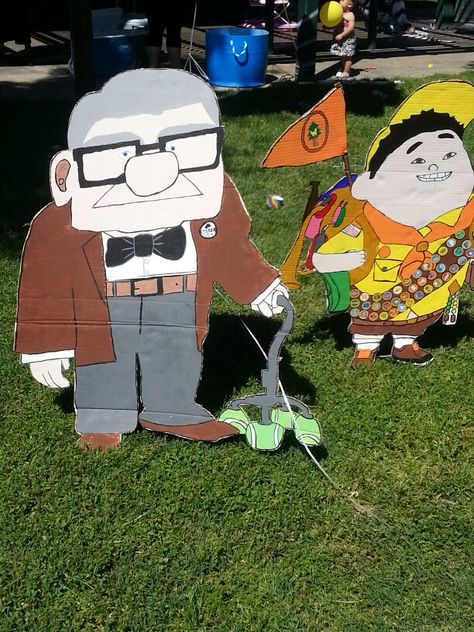 Kaycee's 1st birthday party Carl and Russell (Pixar's Up theme). I made it all by hand it was a pain but it was worth it in the end Pixar Up Party Decorations, Pixar Up, Up Party, Pixar Homecoming Theme, Up Movie Decorations, Up Classroom Theme Pixar, Up Themed Birthday Party Pixar Centerpieces, Up Movie House, Disney Movie Up