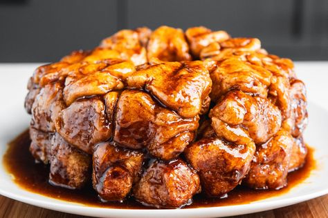 Gooey Monkey Bread {made with pizza dough} Gluten Free Monkey Bread Pizza Dough, Monkey Bread Sourdough, Monkey Bread With Pizza Dough, Pizza Dough Monkey Bread, Gooey Monkey Bread, Gluten Free Monkey Bread, Pizza Monkey Bread, Pull Apart Bread, Monkey Bread