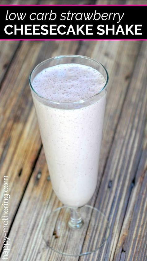 Looking for a sweet treat you can indulge in on a low carb or ketogenic diet? This Low Carb Strawberry Cheesecake Shake hits the spot every single time! #lowcarbrecipes #lowcarb #cheesecake #cheesecakeshake Strawberry Cheesecake Shake, Cheesecake Shake, Dolce Poche Calorie, Keto Shakes, Keto Smoothie, Low Carb Drinks, Low Carb Cheesecake, Keto Drinks, Keto Drink