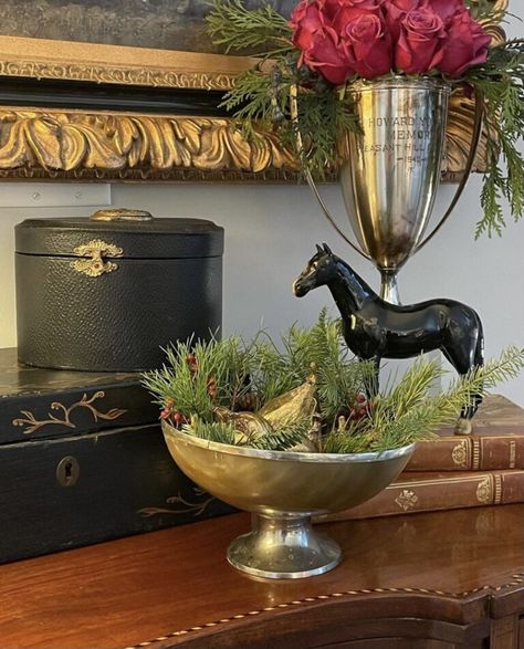 A Very Polo Christmas - The Glam Pad Equestrian Style Decor, Tartan Christmas Decorations, Ralph Lauren Christmas, Glam Pad, Decorate For Christmas, Southern Christmas, English Christmas, Holiday Home Tour, Equestrian Decor