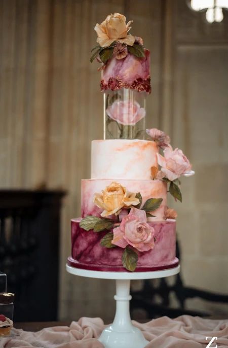 Fairytale Decorations, Marbled Wedding Cake, Elegant Fairytale Wedding, Library Weddings, Modern Wedding Cakes, Watercolor Wedding Cake, Patisserie Design, Bodleian Library, Happy Cake