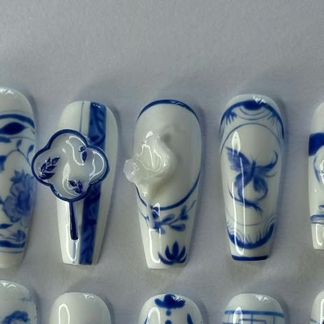 Press On Nails on Instagram: "Custom: Porcelain . . . Ib:xhs #porcelainnails #porcelain #nailset #nailinspo #nailinspiration #nailart #instagram #love" Porcelain Acrylic Nails, Porcelain China Nails, Chinese Porcelain Nails, Porcelain Nails Design, China Pattern Nails, Blue Porcelain Nails, Fine China Nails, Porcelain Nail Art, Chinese Nail Art