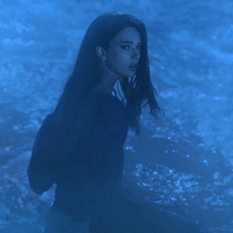 Siren Gaze, Vanessa The Little Mermaid, Vanessa Little Mermaid, House Tyrell, Siren Aesthetic, Hispanic Aesthetic, Siren Mermaid, Mermaid Aesthetic, Normal Girl