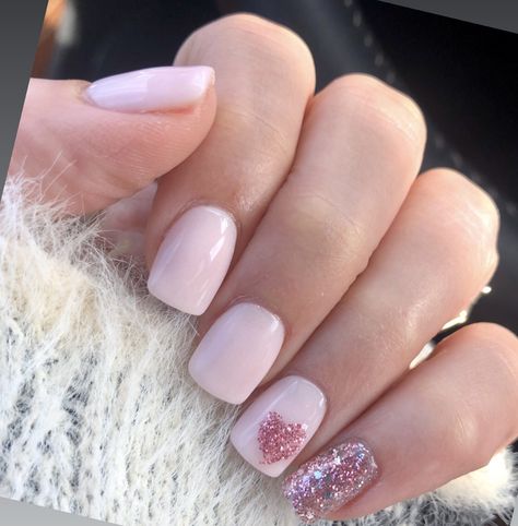 Valentine’s Short Nails, Short Dip Valentine Nails, Gel Nail Designs Valentines Day Simple, Valentine Manicure Designs, Valentine Gel Manicure Ideas, Short Gel Nails February, Gel Nails Ideas February, Pink Valentine Nail Designs, Pink Nail Designs Valentines Day