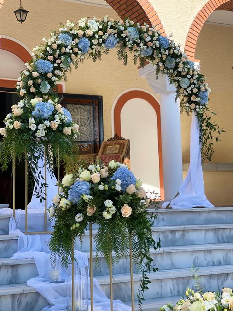 Entrance Arch Wedding, Light Blue Wedding Decorations Backdrop Ideas, White And Blue Wedding Arch, Wedding Arch Ideas Blue And White, Blue Wedding Stage Decor, Light Blue And White Wedding Arch, Corpse Bride Wedding, Blue Silver Weddings, Weddings Decorations Elegant Romantic