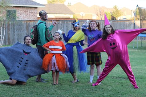 Finding Nemo Halloween Costumes! Nemo Group Costumes, Finding Dory Family Costume, Family Nemo Costumes, Nautical Halloween Costumes, Finding Nemo Homecoming Float, Finding Nemo Costume Family, Finding Nemo Diy Costume, Finding Nemo Play Costumes, Finding Nemo Halloween Costume Family