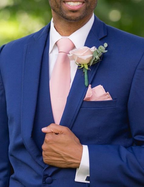 Blue Suit Pink Tie, Groomsmen Navy, Pink Tux, Pink Groomsmen, Blue Groomsmen Suits, Groom Blue Suit, Navy Blue Wedding Theme, Summer Outdoor Wedding, Blue Groomsmen