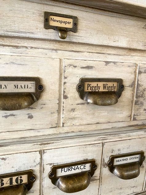 This sweet little chest was gifted to me by Habitat for Humanity's Re-Store. From the moment I saw it sitting in the store I knew I wanted to transform it from an outdated nightstand/small dresser to a multi drawered apothecary cabinet!I have a bit of an obsession for drawers, I don't know why and can't explain it, but I love them! I've always wanted an apothecary cabinet but find they're often much too expensive so I decided a long time ago that when I found just the right cabinet I w… Apothecary Cabinet Diy, Chest Of Drawers Makeover, File Cabinet Makeover, Old School Aesthetic, Piggly Wiggly, Small Dresser, Apothecary Cabinet, Antiquing Glaze, Diy Drawers