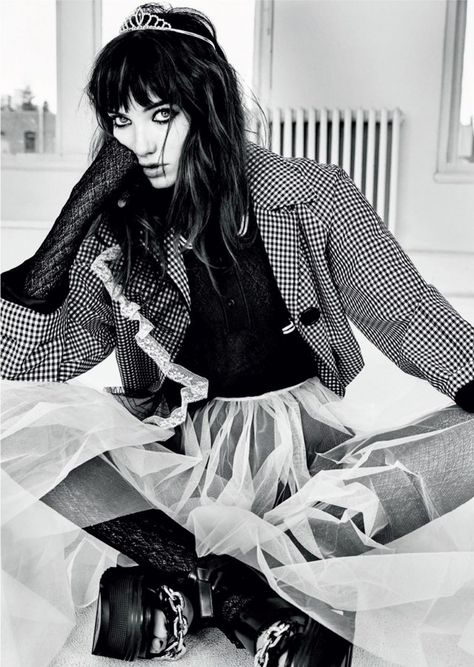 Grace Hartzel, Arte Punk, Patrick Demarchelier, Helena Christensen, Evolution Of Fashion, Affinity Designer, Vogue Australia, Photography Poses Women, Vogue Russia