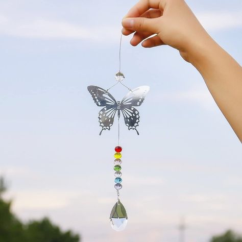 DECORATE ANY INDOOR AND OUTDOOR SPACES: You can use these elaborate prisms both indoors and outdoors. So feel free to hang them on your curtains, chandeliers, windows, walls,plants,or car. Healing Decor, Butterfly Suncatcher, Suncatcher Diy, Butterfly Crystal, Butterfly Ornaments, Metal Butterfly, Rainbow Maker, Healing Crystal Jewelry, Christmas Tree Decor