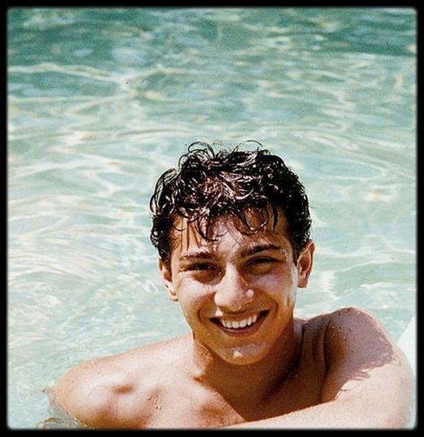 Paul Anka Paul Anka Wallpaper, Young Paul Anka, Paul Anka Aesthetic, 70s Singers, Sal Mineo, Ralph Macchio The Outsiders, Male Faceclaims, Paul Anka, 70s Men