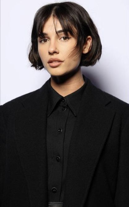 Short Bob With Curtain Bangs, Bob Curtain Bangs, Bob With Curtain Bangs, French Bob, High Hair, Short Hair Pixie Cuts, Bob Haircut With Bangs, Hair Inspiration Short, Cut Her Hair