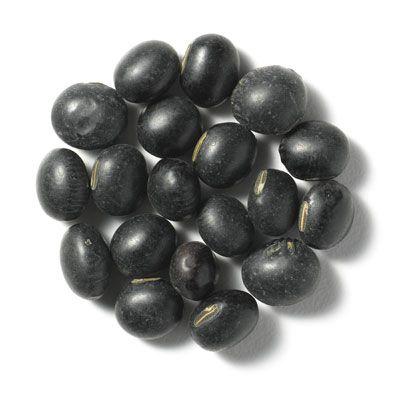 What are black soybeans? Black Soybean Recipes, Soybean Recipes, Black Foods, Soybean Recipe, Local Supermarket, Food Chemistry, Korean Study, Healthy Superfoods, Soy Beans