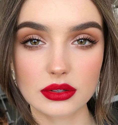 Makeup Bibir, Lila Make-up, Best Lipstick Brand, Rosa Make-up, Red Makeup Looks, Purple Makeup Looks, Vintage Makeup Looks, Halloween Make-up Looks, Kendall Jenner Makeup