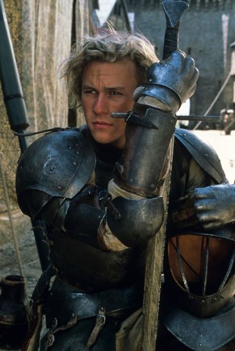 Lesbian Knight, Health Ledger, Scottish People, A Knight's Tale, Bruce Weber, Gorgeous Guys, Heath Ledger, Medieval Armor, Medieval Fantasy