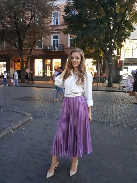 Purple Skirt Outfit Ideas, Purple Pleated Skirt Outfit, Midi Skirt Outfit Aesthetic, White Shirt Dress Outfit, Purple Skirt Outfit, Long White Shirt Dress, Purple Midi Skirt, Skirt Outfits Aesthetic, Satin Clothes