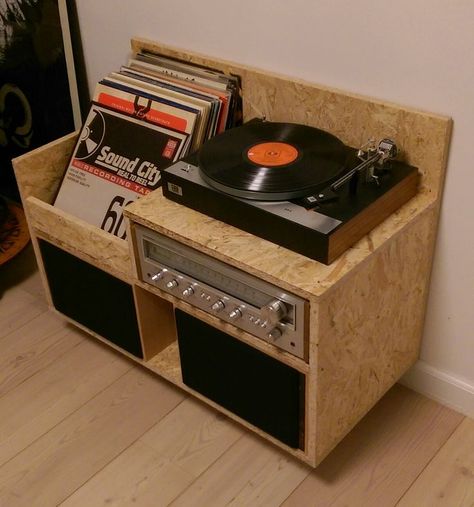 Diy Record Player Stand, Diy Record Player, Vinyl Station, Record Player Storage, Record Player Setup, Vinyl Record Furniture, Osb Furniture, Diy Record, Turntable Furniture