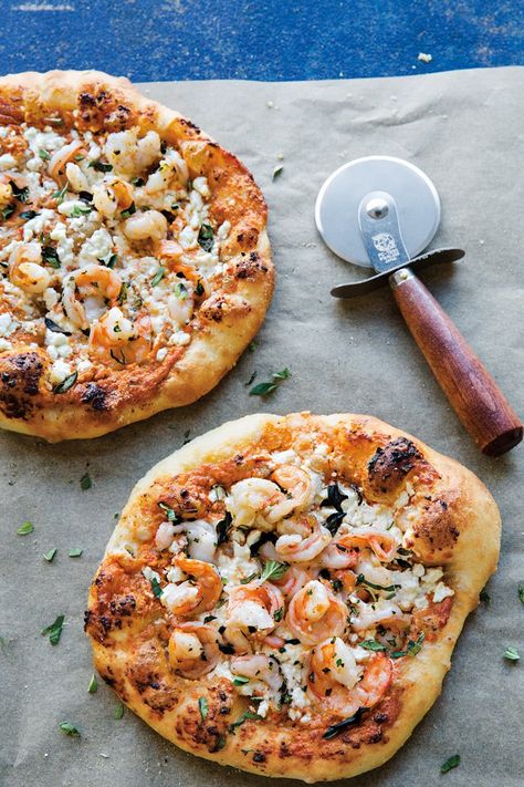 Shrimp and Feta Pizza with Roasted Red Pepper Pesto Cold Vegetable Pizza, Seafood Pizza Recipes, Vegetable Pizza Recipes, Shrimp Pizza, Feta Pizza, Seafood Pizza, Pesto Pizza, Flatbread Pizza, Pizza Recipe