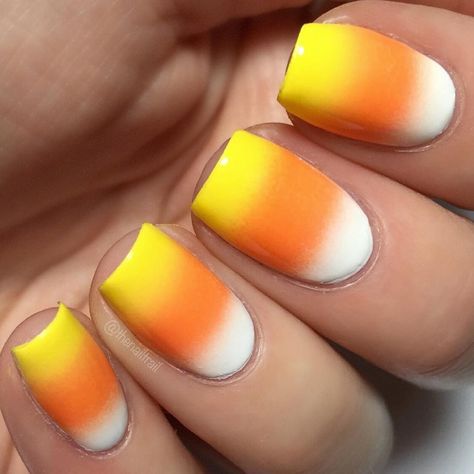 Candy corn ombre nails from The Nail Trail <3 Ombre Nails Art, Corn Nails, Candy Corn Nails, Halloween Nail Art Easy, Ombre Nail Art Designs, Halloween Nails Easy, Christmas Manicure, Pumpkin Nails, Ombre Nail Designs