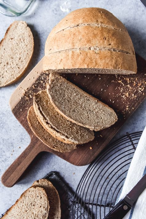 This Easy Homemade Rye Bread made with caraway seeds tastes delicious and is a wonderful, wholesome change for sandwiches, toast, or just served with butter along with a meal. Keri Bread, Seedless Rye Bread Recipe, Sandwich On Rye Bread, Homemade Rye Bread Easy, Easy Dark Rye Bread Recipe, Rye Bread With Caraway Seeds, Homemade Rye Bread, Savoury Scones, Beginner Baker