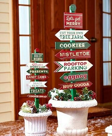 Christmas Signs Diy, Disney Christmas Decorations, Deco Studio, Handmade Christmas Crafts, Lakeside Collection, Christmas Signs Wood, Christmas Wood Crafts, Christmas Things, Diy Art Projects