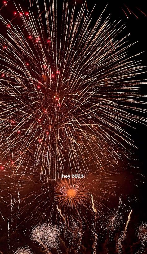 Firework New Year, New Years Story Ideas, New Year Eve Instagram Story, Fireworks Pictures Ideas, New Year Story Ideas Instagram, New Year Ig Story Ideas, Daily Ig Story Ideas, New Year Ig Post, New Year Poses Picture Ideas