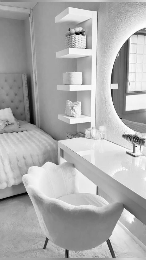 Grey And White Small Bedroom Ideas, Bedroom Essentials Decor, Grey And White Room Decor Bedroom, Room Decor White And Grey, Light Grey Room Aesthetic, Grey And White Bedroom Ideas Cozy, Grey White And Black Bedroom, Pretty Room Ideas, Chav Bedroom