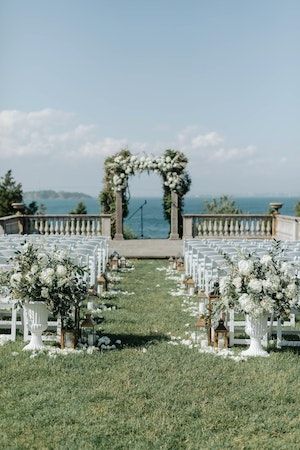 Classic Seaside Wedding in Newport, RI | 21 more photos on PartySlate Castle Hill Inn Wedding, The Very First Night, Sareh Nouri Bridal, Castle Hill Inn, Jenny Yoo Bridal, Newport Ri Wedding, Newport Rhode Island Wedding, Blossoms Band, Marble House