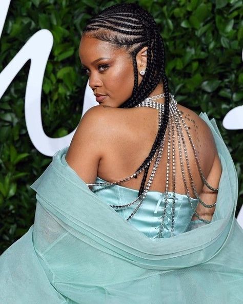 Rihanna With Braids, Braids With Twist, Rihanna Braids, Half Braided Hairstyles, Corn Row, Hair Braid Designs, Hair Expo, Braid Videos, Braids Summer