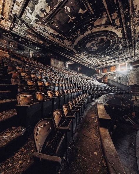 Abandoned Theatre, Deserted Places, Urban Exploration Photography, Desert Places, Dark Portrait, Rural House, Urban Exploration, Abandoned Houses, Urban Photography