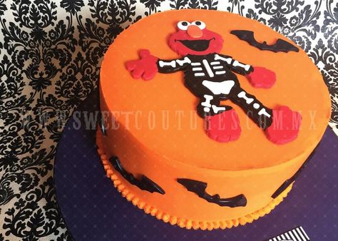 Halloween Elmo, buttercream cake with fondant decor. #Elmo #halloween www.sweetcoutures.com.mx Sesame Street Halloween Party, Elmo Halloween, Elmo First Birthday, Toddler Birthday Cakes, Halloween 1st Birthdays, Elmo Cake, Cake With Fondant, Elmo Birthday Party, Fall Birthday Parties