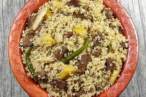 Try our Beef tehari with mustard oil (সরিষার তেলে বিফ তেহারি) recipe. You'll be mesmerized by the extraordinary combination and aroma of mustard oil and small potatoes, as well as beef and rice. Tehari Recipe, Rice And Beef, Small Potatoes, Small Potato, Beef And Potatoes, Beef Chili, Beef And Rice, Mustard Oil, Red Chili Powder