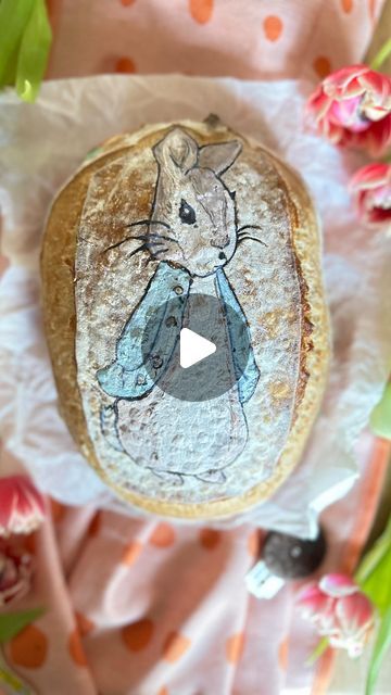 Sourdough Painting, Bread Painting, Painted Bread, Baking Easter, Art Timelapse, Pieces Cake, Easter Party Food, Decoration Pieces, Bread Art