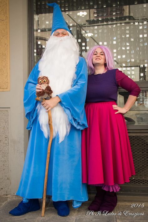 merlin & mad madam mim Renfest Costume, Mad Madam Mim, Villains Costumes, Fairytale Costume, Disney Robin Hood, Madam Mim, Robin Hood Costume, Robin Hood Disney, Couples Halloween Outfits