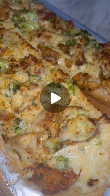 Garlic Bread Chicken, Alfredo Garlic Bread, Entertaining Dishes, Bread Chicken, Cajun Chicken Alfredo, Chicken Alfredo Bake, Great Chicken Recipes, Chicken Marinade Recipes, Best Seafood Recipes