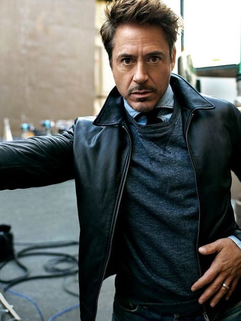 Robert Downey Jnr, Winter Outfits For Men, Robert Downey Jr., Robert Downey Jr Iron Man, Business Casual Fall, Iron Man Tony Stark, Outfits For Men, Leather Jacket Outfits, Downey Junior