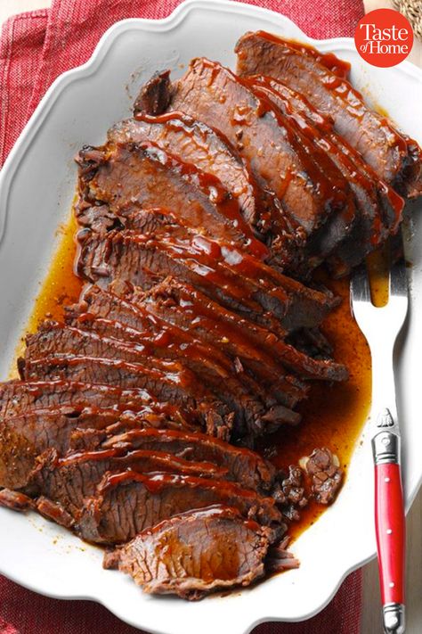 Roast Beef For Thanksgiving, Red Meat Christmas Dinner, Main Dish Beef Recipes, Main Course For Christmas Dinner, Christmas Food Main Courses, Elegant Beef Recipes, Holiday Meats Christmas Dinners, Christmas Party Main Dish, Christmas Veggie Casseroles