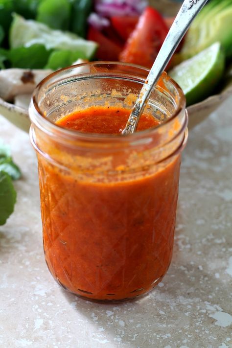 Roasted Red Pepper Vinaigrette Red Pepper Salad Dressing, Roasted Red Pepper Dressing, Red Pepper Vinaigrette, Red Pepper Dressing, Pepper Dressing, Recipes Sauces, Stuffed Pepper Dip, Salad Dressing Recipes Homemade, Vinaigrette Recipes