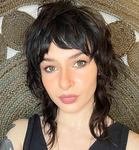 Medium Length Shag Fine Hair, Fine Shaggy Hair, Curly Bixie Shag, Short Shag With Bangs Fine Hair, Shag Fine Hair, Jayne Matthews Hair, Fine Hair Shag, 2023 Short Haircuts, Jayne Matthews