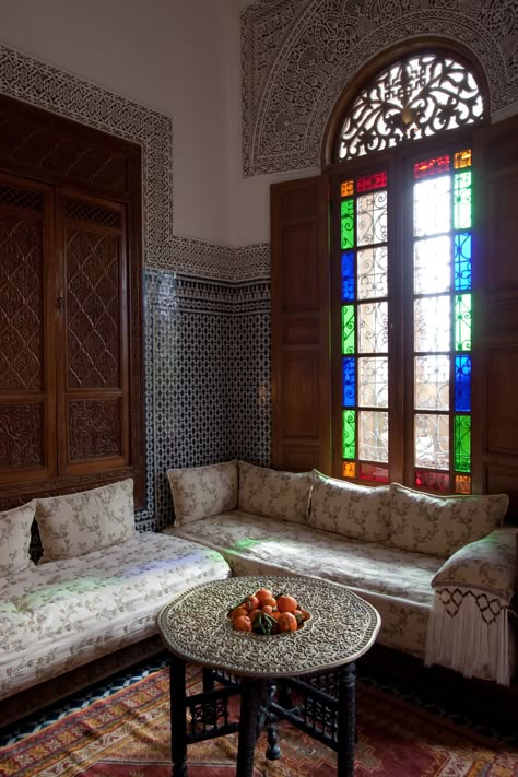 Traditional Moroccan Salon, Old Moroccan Houses, Traditional Moroccan House, Traditional Moroccan Living Room, Moroccan Houses, Moroccan Interior Design, Fes Morocco, Moroccan Aesthetic, Moroccan Home Decor