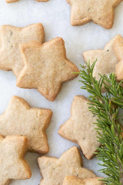 Rosemary Sugar Cookies, Cookies With Brown Sugar, Rosemary Shortbread Cookies, Rosemary Shortbread, Best Christmas Cookie Recipes, Shortbread Cookies Christmas, Christmas Shortbread, Best Christmas Cookie Recipe, Brown Sugar Cookies